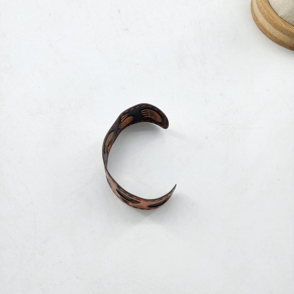 Vtg 80's Solid Copper Cuff Bracelet Bear Paw Design Unique Southwestern - Picture 3 of 7